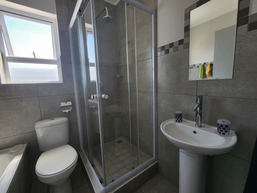 2 Bedroom Property for Sale in Houghton Place Western Cape